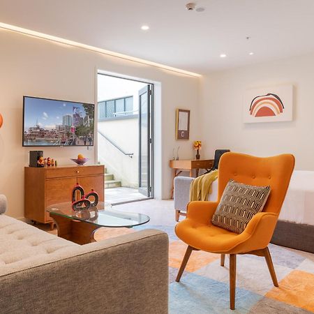 Ohtel Auckland Hotel ภายนอก รูปภาพ The interior of a typical apartment