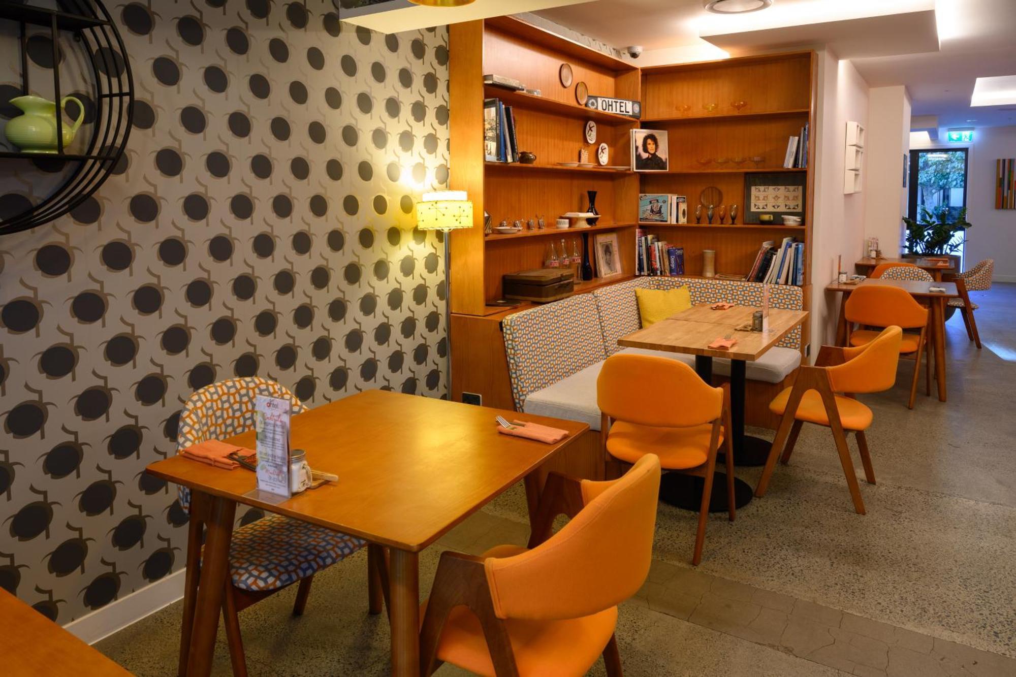Ohtel Auckland Hotel ภายนอก รูปภาพ Interior of the restaurant